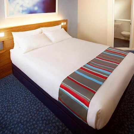 Travelodge Cardiff Airport Barry Extérieur photo