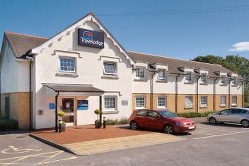 Travelodge Cardiff Airport Barry Extérieur photo