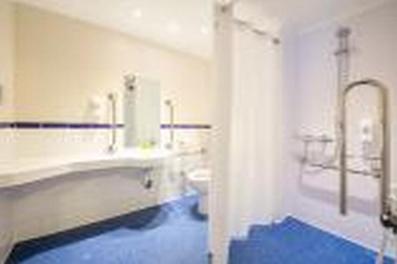Travelodge Cardiff Airport Barry Extérieur photo