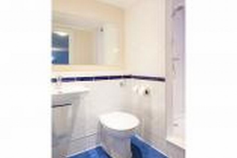 Travelodge Cardiff Airport Barry Extérieur photo
