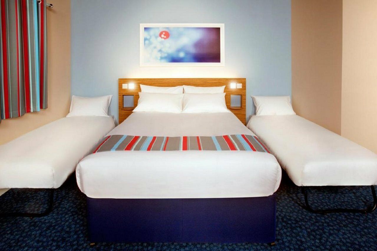 Travelodge Cardiff Airport Barry Extérieur photo